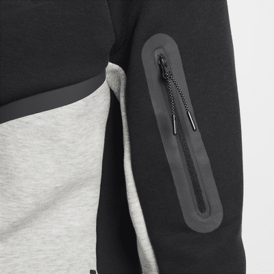 Nike Tech