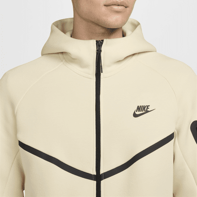 Talla M, Nike Tech