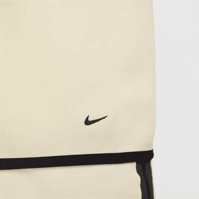 Talla M, Nike Tech