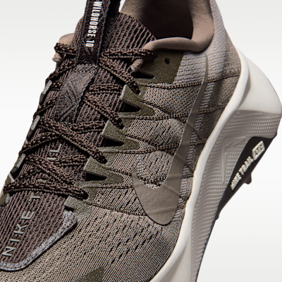 Talla 8 negro con pintas verdes la suela Nike Wildhorse 10