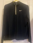 Sudadera deportiva Nike para mujer, color negro, con cremallera de un cuarto, tecnología DRI-FIT, protección UV, talla M, nueva, CW7267-017, $65