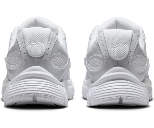 Nike Womens V5 Runner Sneaker