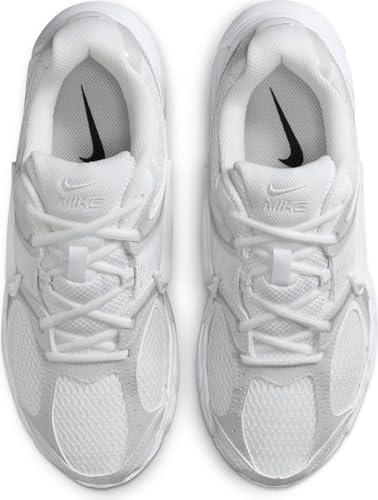 Nike Womens V5 Runner Sneaker