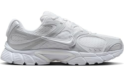 Nike Womens V5 Runner Sneaker