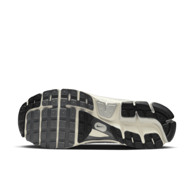 Nike Zoom Vomero 5 SE