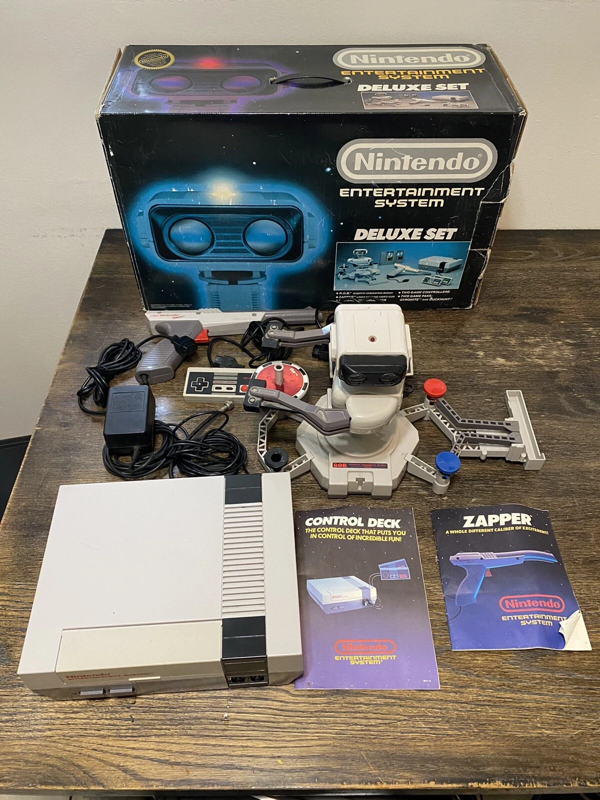 Nintendo Entertainment System NES Deluxe Set Rob the Robot With Original Box SEE