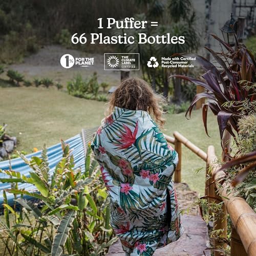 Nomadix Puffer Blanket   Water Resistant  Eco Friendly Insulated Blanket with Snaps for Camping  Beach  and Travel  Made from Recycled Materials