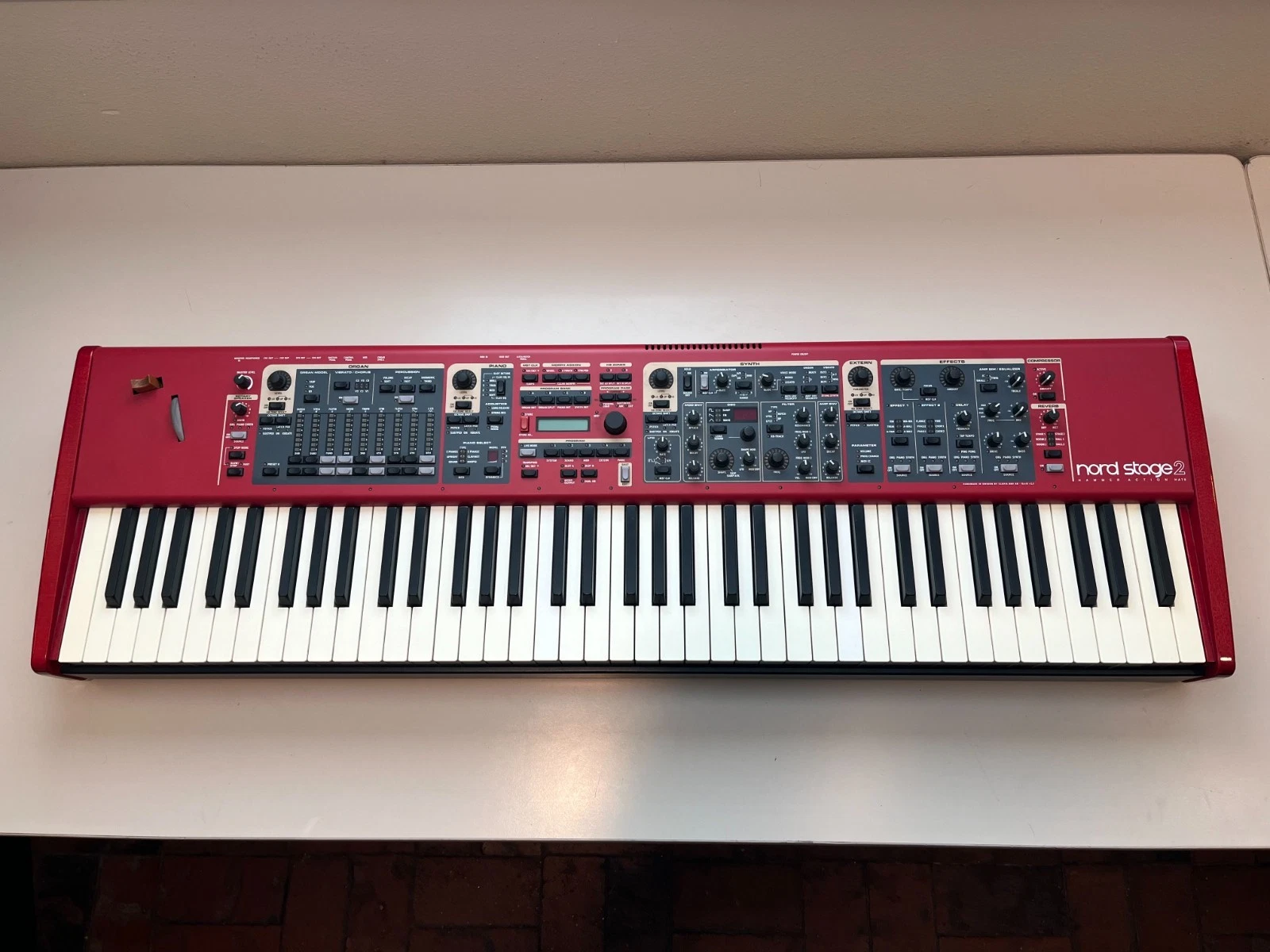 Nord Stage 2 HA76 keyboard     hammer action  76 keys