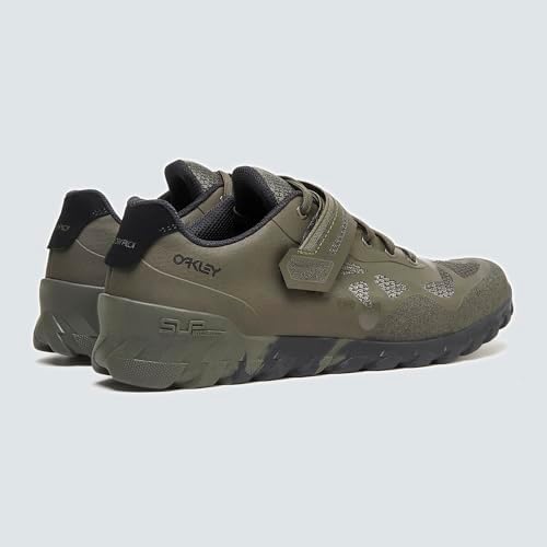 Talla 7 - Oakley Mens Koya Recycled Mountain Bike Sneaker