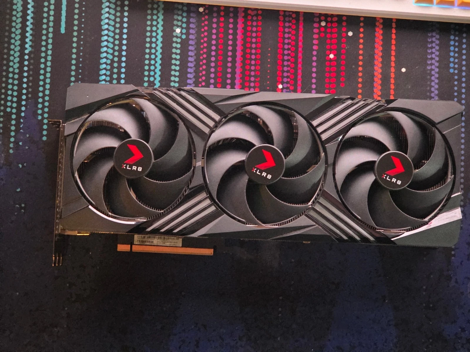 PNY GeForce RTX 4080 16GB XLR8 Gaming RGB GDDR6X