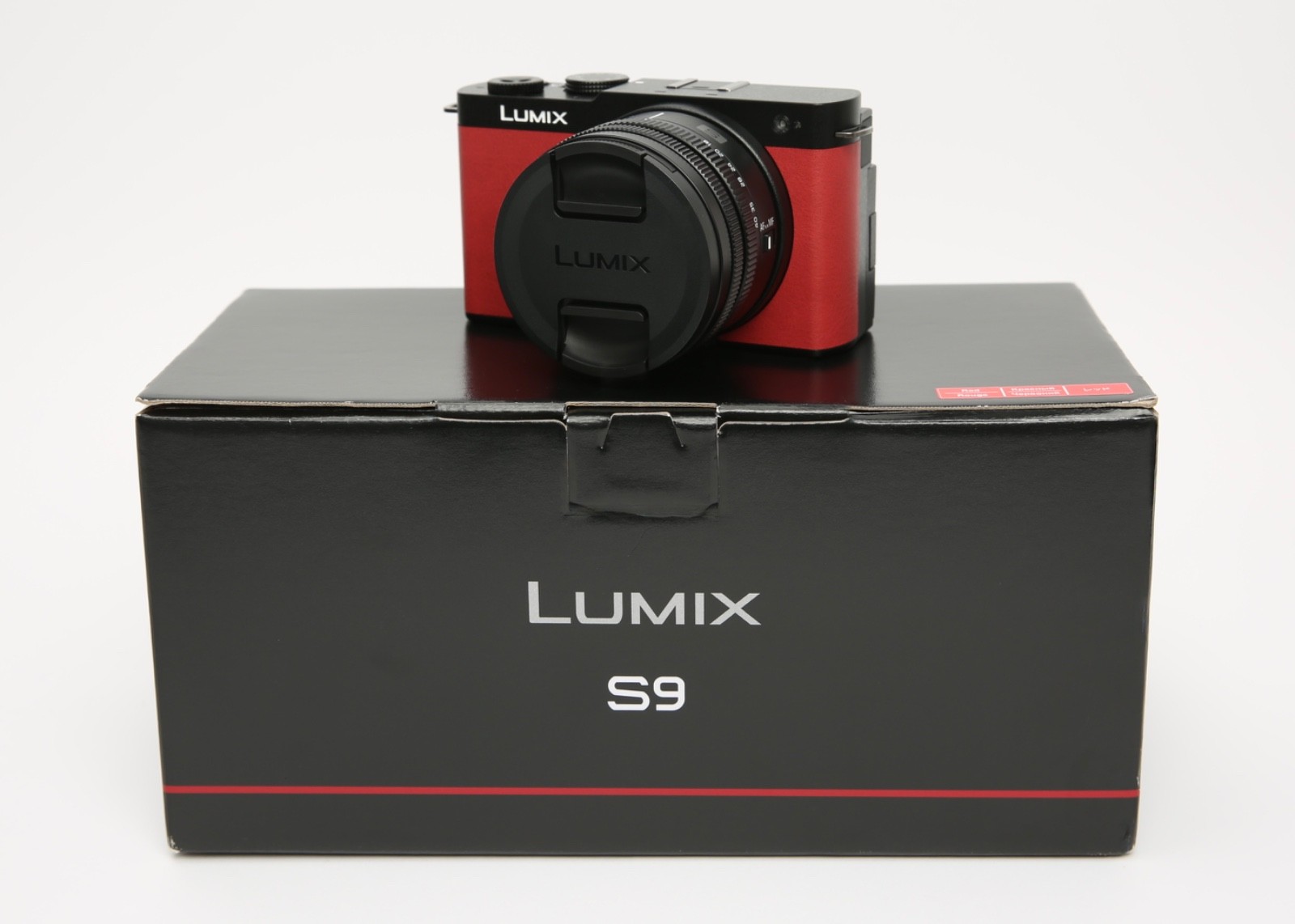Panasonic Lumix S9 Mirrorless Camera with 18 40mm Lens  Crimson Red    New BOXED