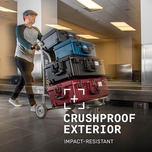 Pelican Air 1615 Travel Case   Suitcase Luggage  Black