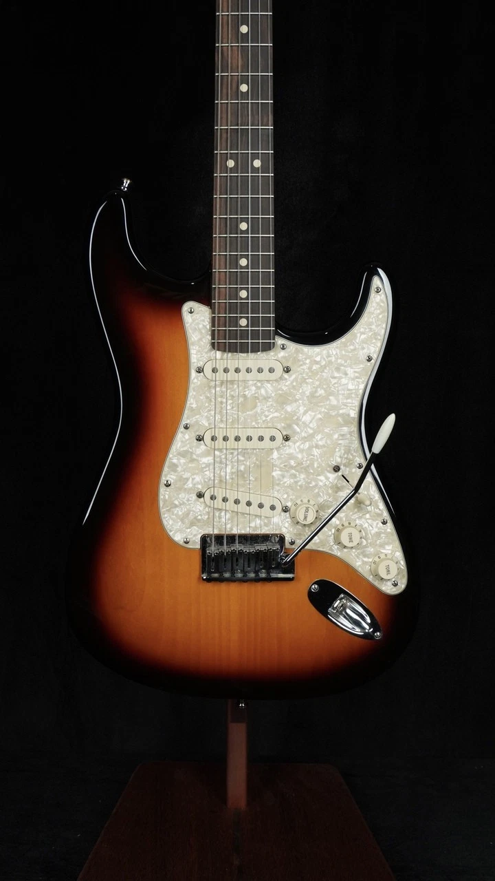 Preowned 2006 Fender American Deluxe Stratocaster with Warmoth Neck in 3 Colo