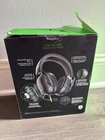 Auriculares para juegos Razer Blackshark V2 X con cable USB y micrófono con cancelación de ruido.