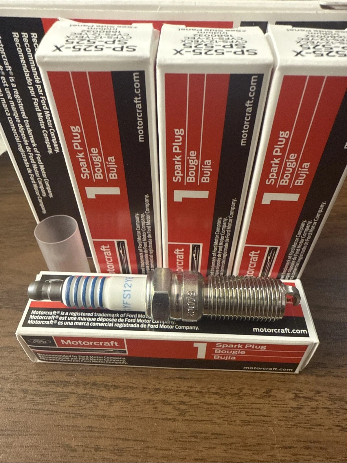 SET OF 4 OEM Genuine MOTORCRAFT PLUGS SP525X CYFS12YEC