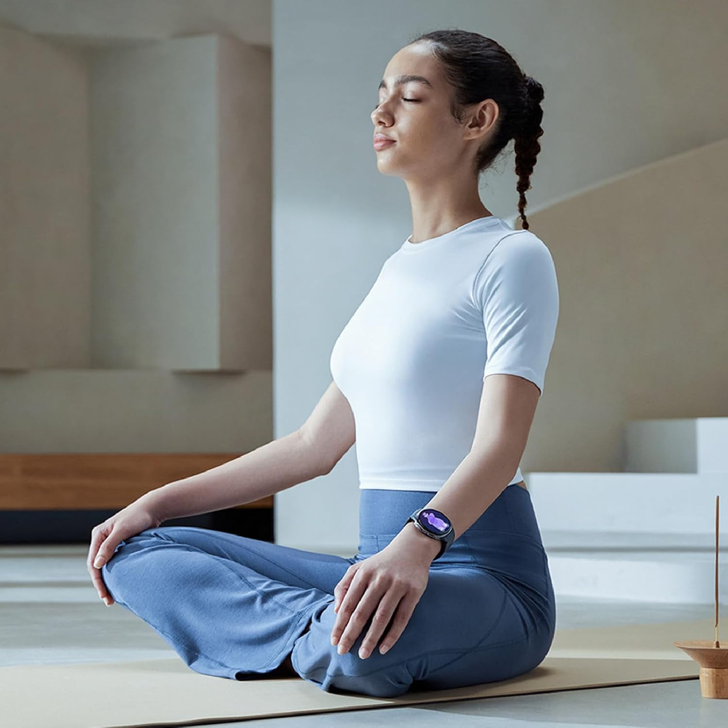 Samsung Galaxy Watch 8  44mm  Bluetooth  1 47" Health   Fitness Smartwatch L330