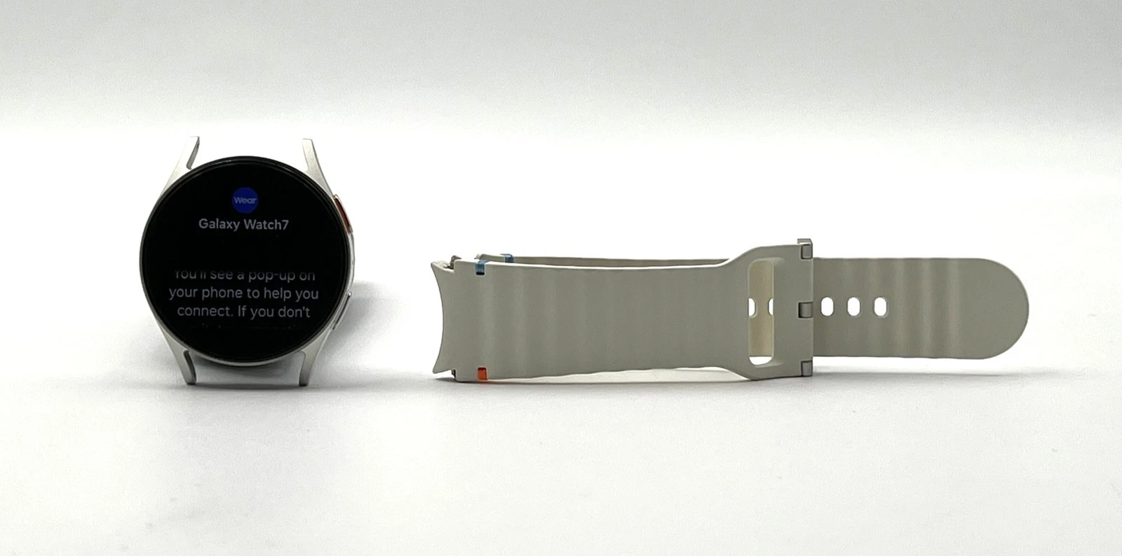 Samsung Galaxy Watch 7 40mm BT   Aluminum Cream Sports Band   SM L300NZEAXAA