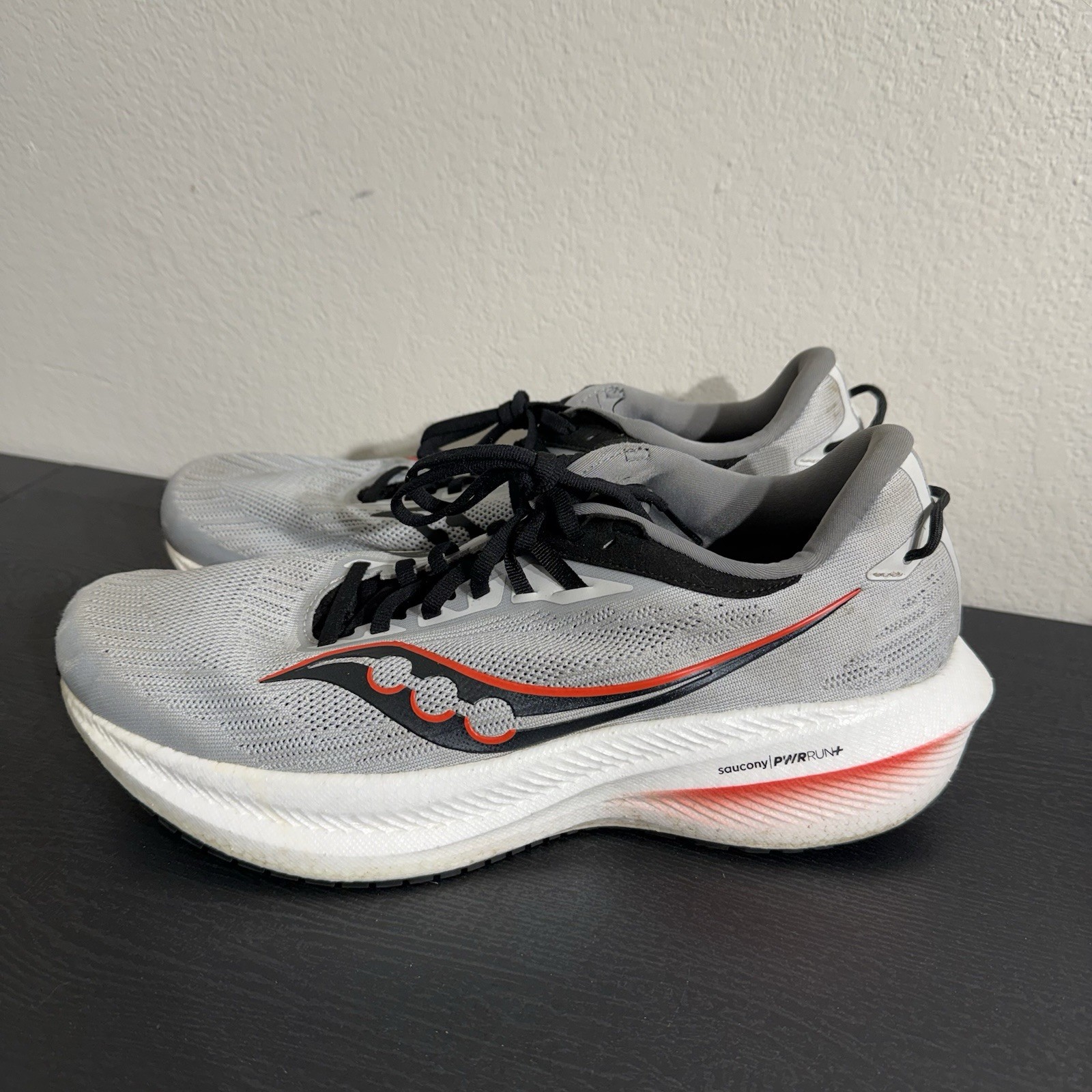 Talla 11 - Zapatillas de senderismo y running Saucony Triumph 21 para hombre en color naranja hormigón