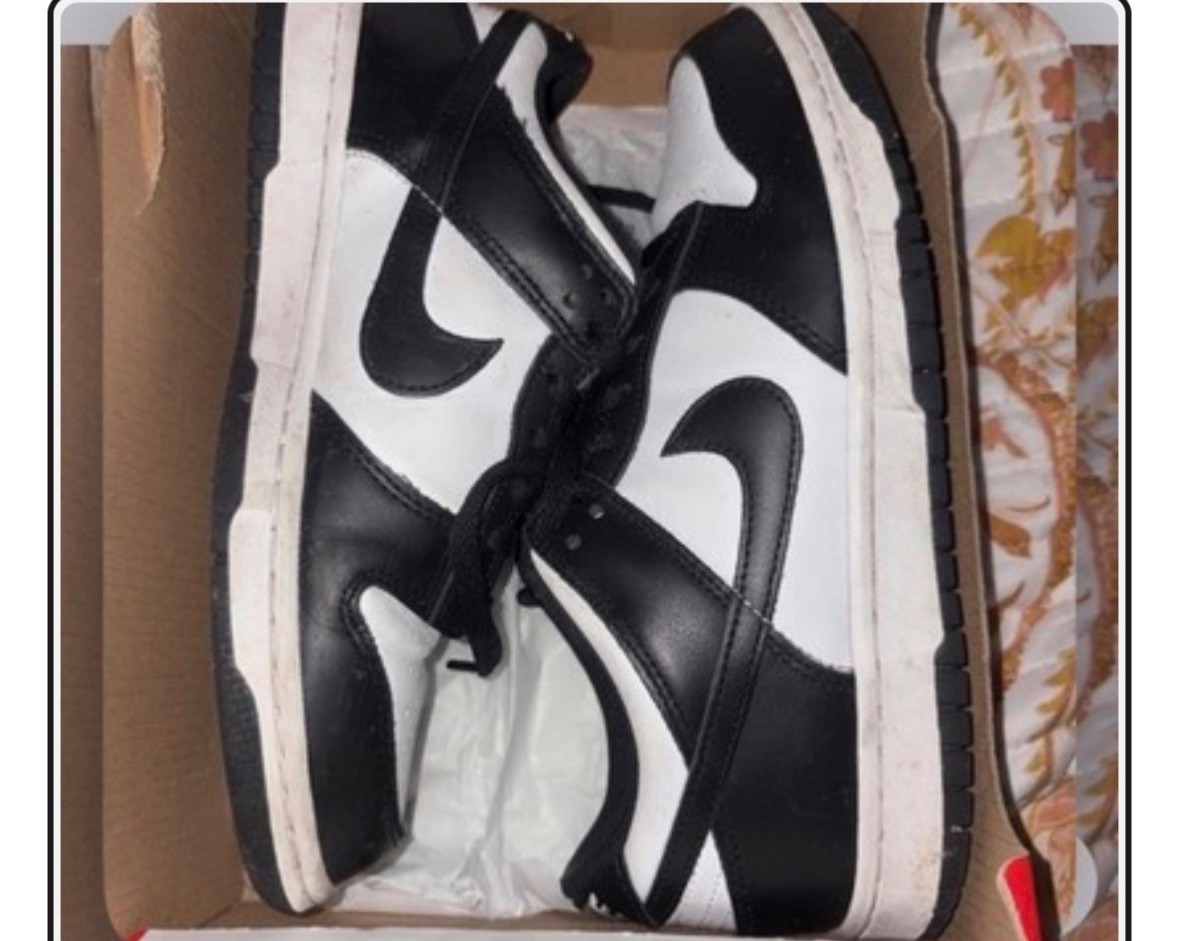 Size 7   Nike Dunk Low Black White