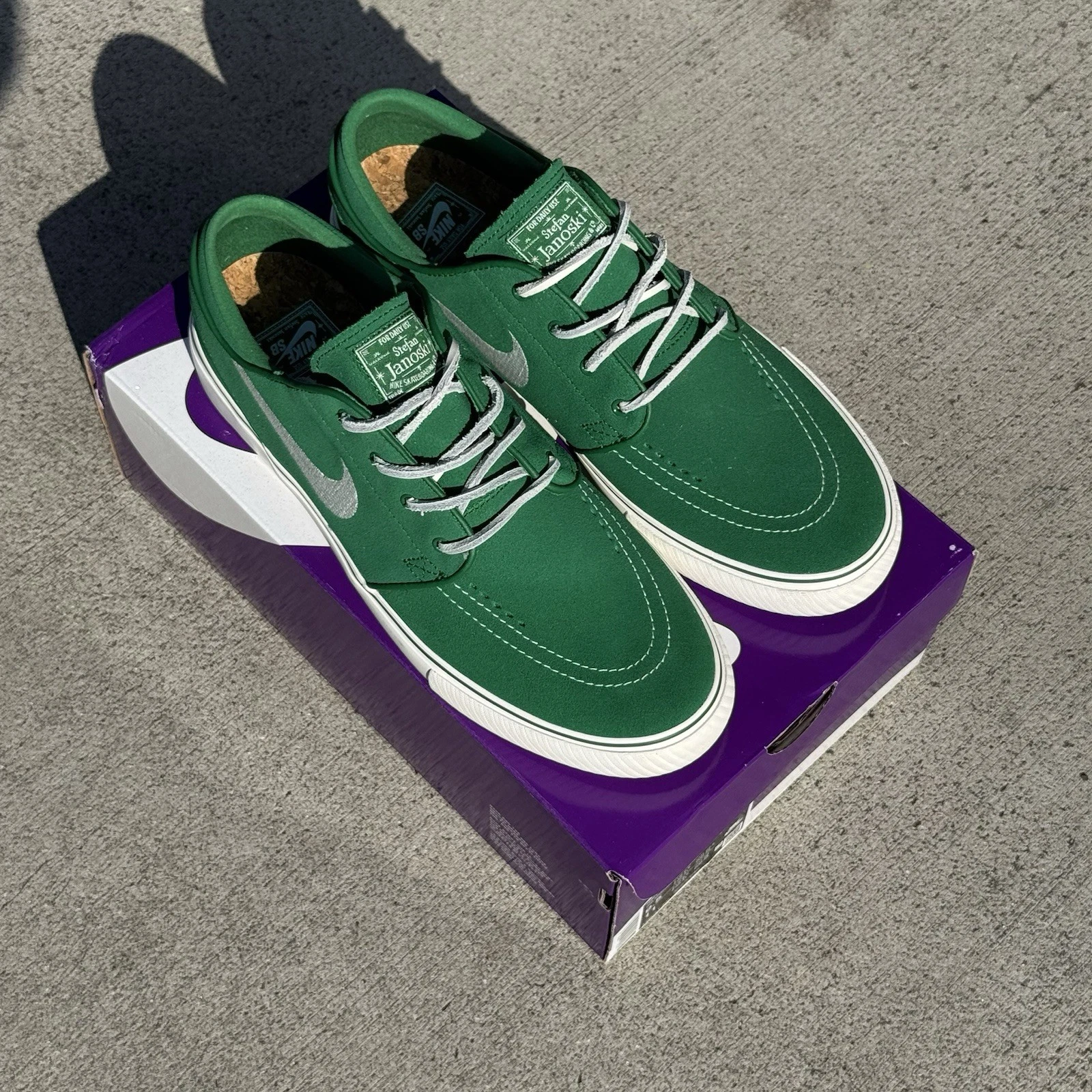 Talla 9 , Nike SB Zoom Janoski OG  Pine Green FD6757 302