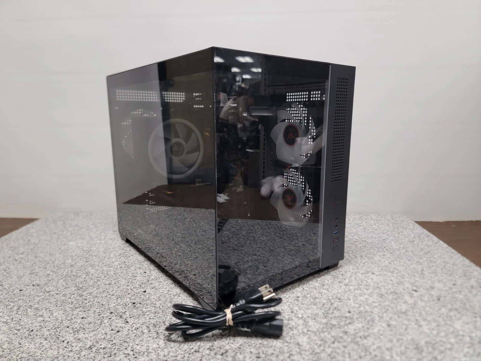 Skytech Chronosmini 2 Gaming PC  Intel i5 14400F  RTX 5050  1TB SSD  16GB DDR5