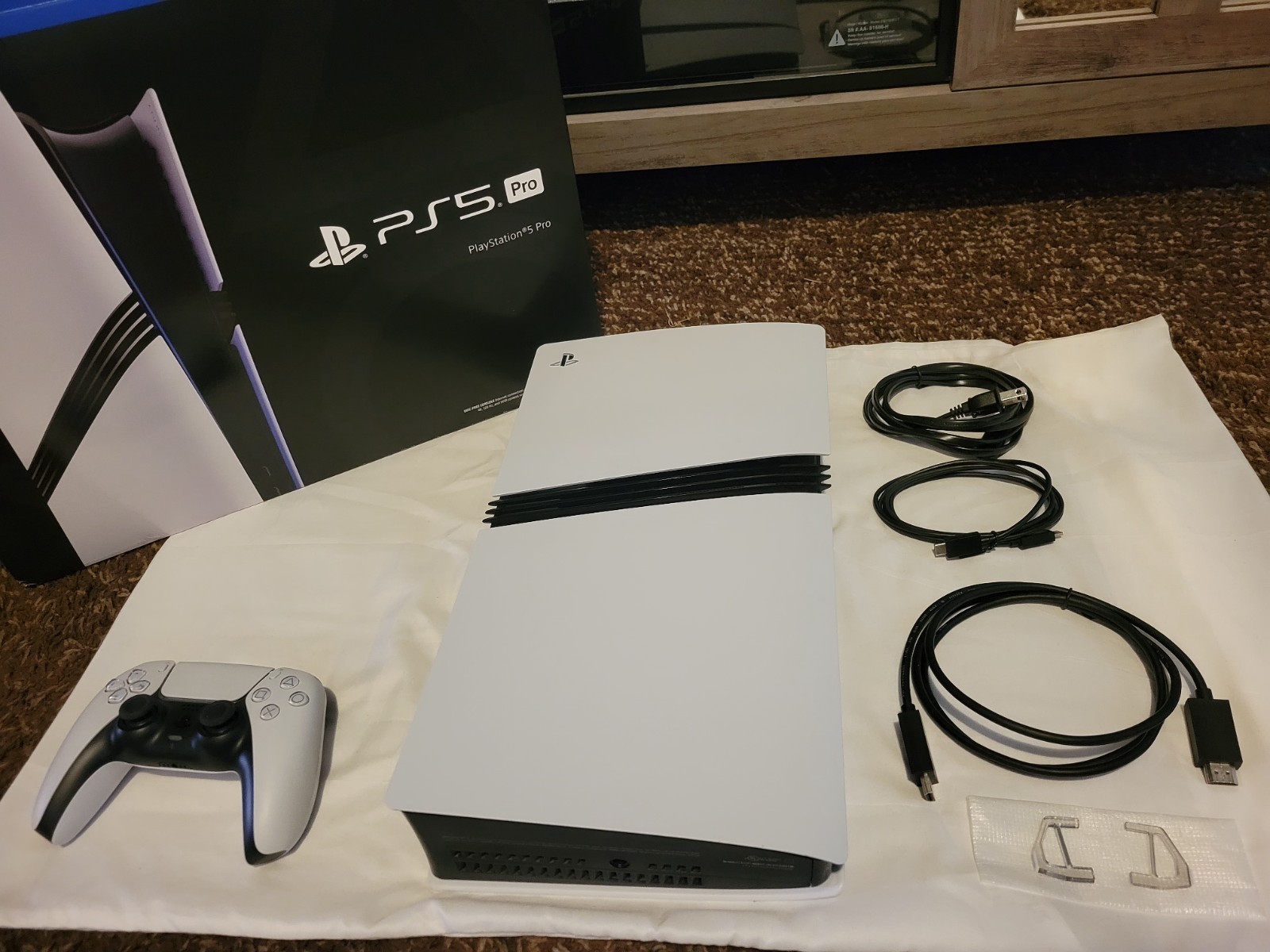 Sony PlayStation 5 Pro 4K UHD Home Console White/Black Wi Fi HDMI USB Controller