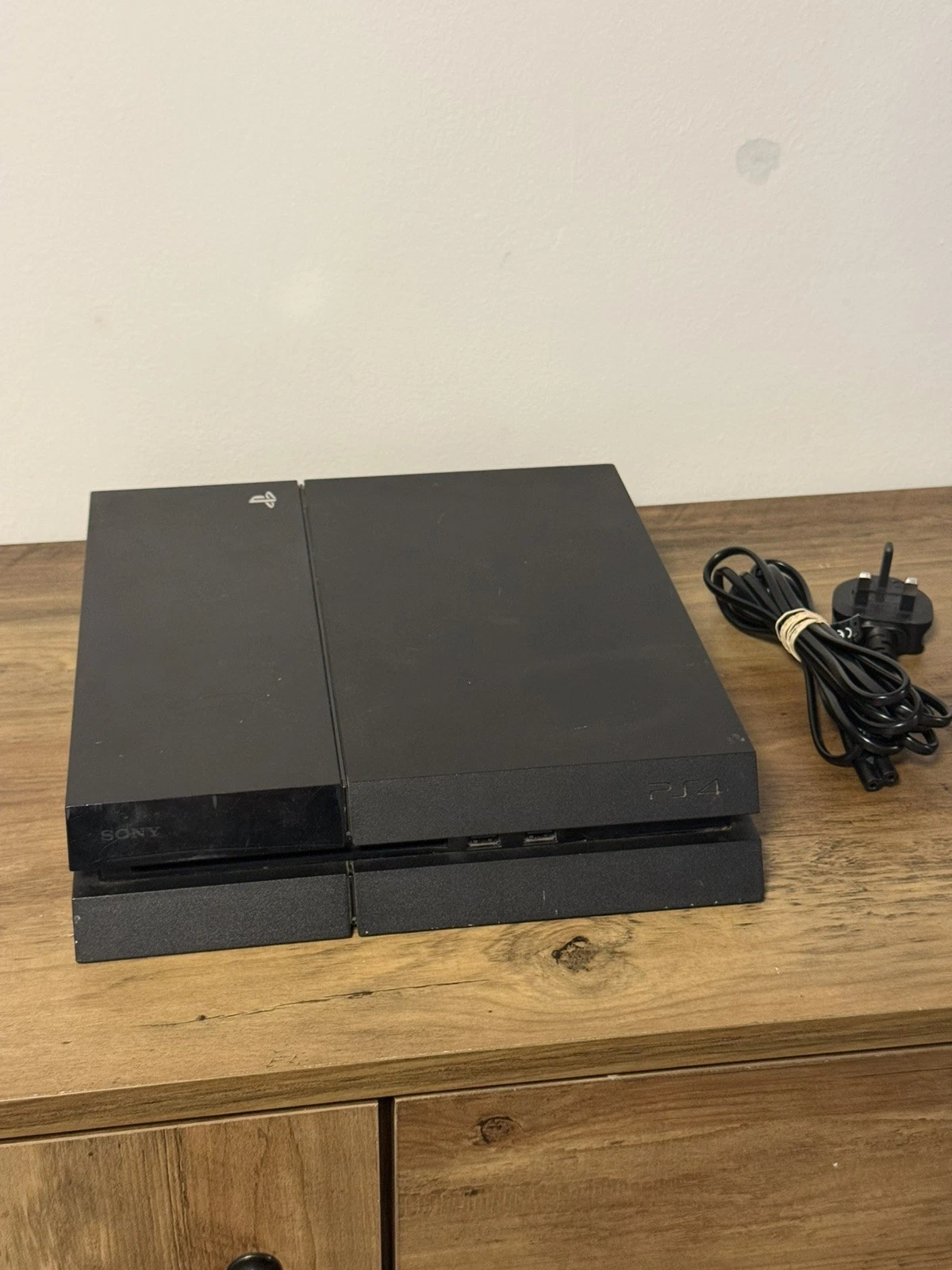 Sony Playstation 4   500GB   PS4 Console Only   Cleaned and Repasted
