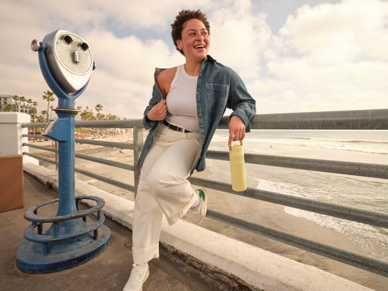 STANLEY - Botella de agua IceFlow Flip Straw 2.0 con pajilla abatible, abertura más grande, acero inoxidable aislado, sin bisfenol A, 36 onzas, liviana y antiderrames, color verde Meadow