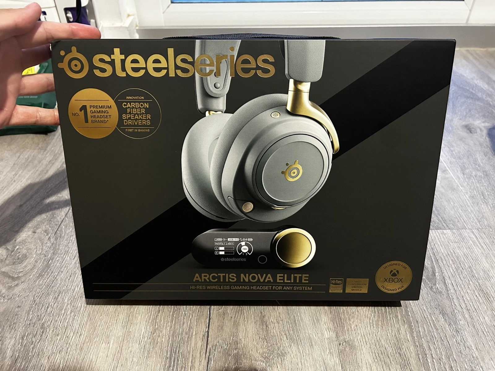 SteelSeries Arctis Nova Elite   Hi Res Wireless Gaming Headset  PRE OWNED  READ