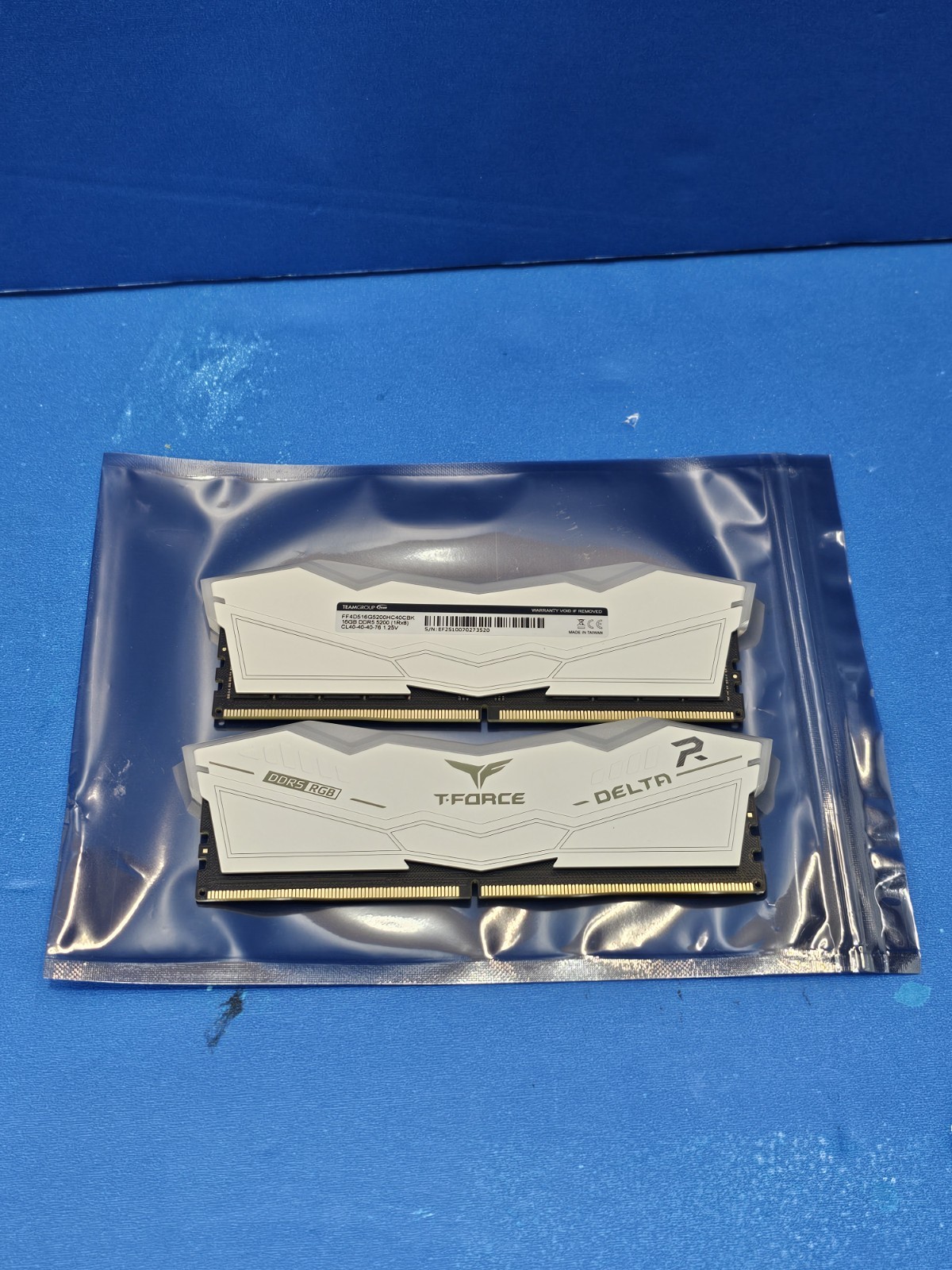 TeamGroup T Force Delta RGB 32GB  2x16GB  RAM DDR5 5200MHz