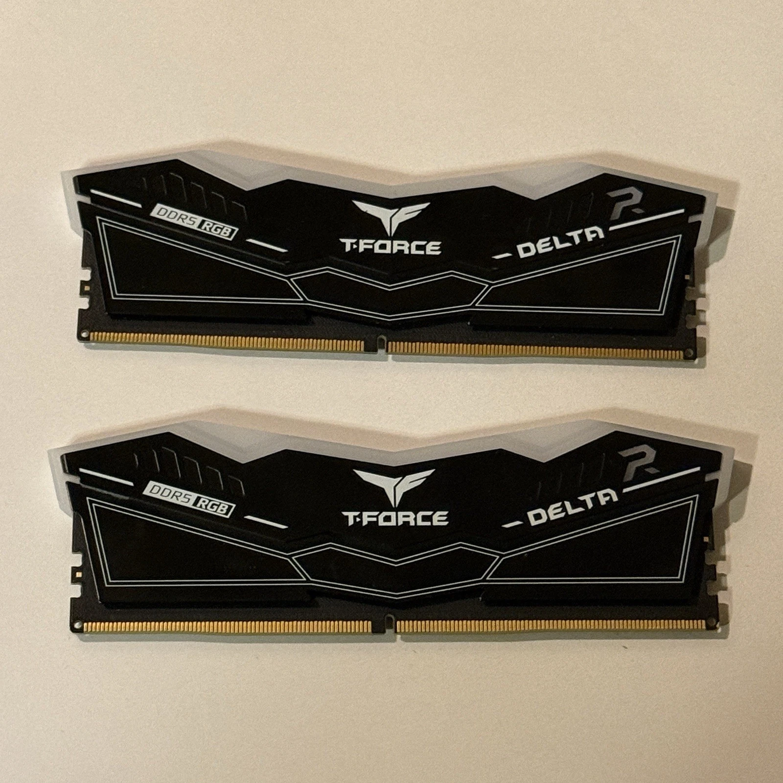 TeamGroup T Force Delta RGB 32GB  2x16GB  RAM DDR5 5200MHz FF3D516G5200HC40CBK