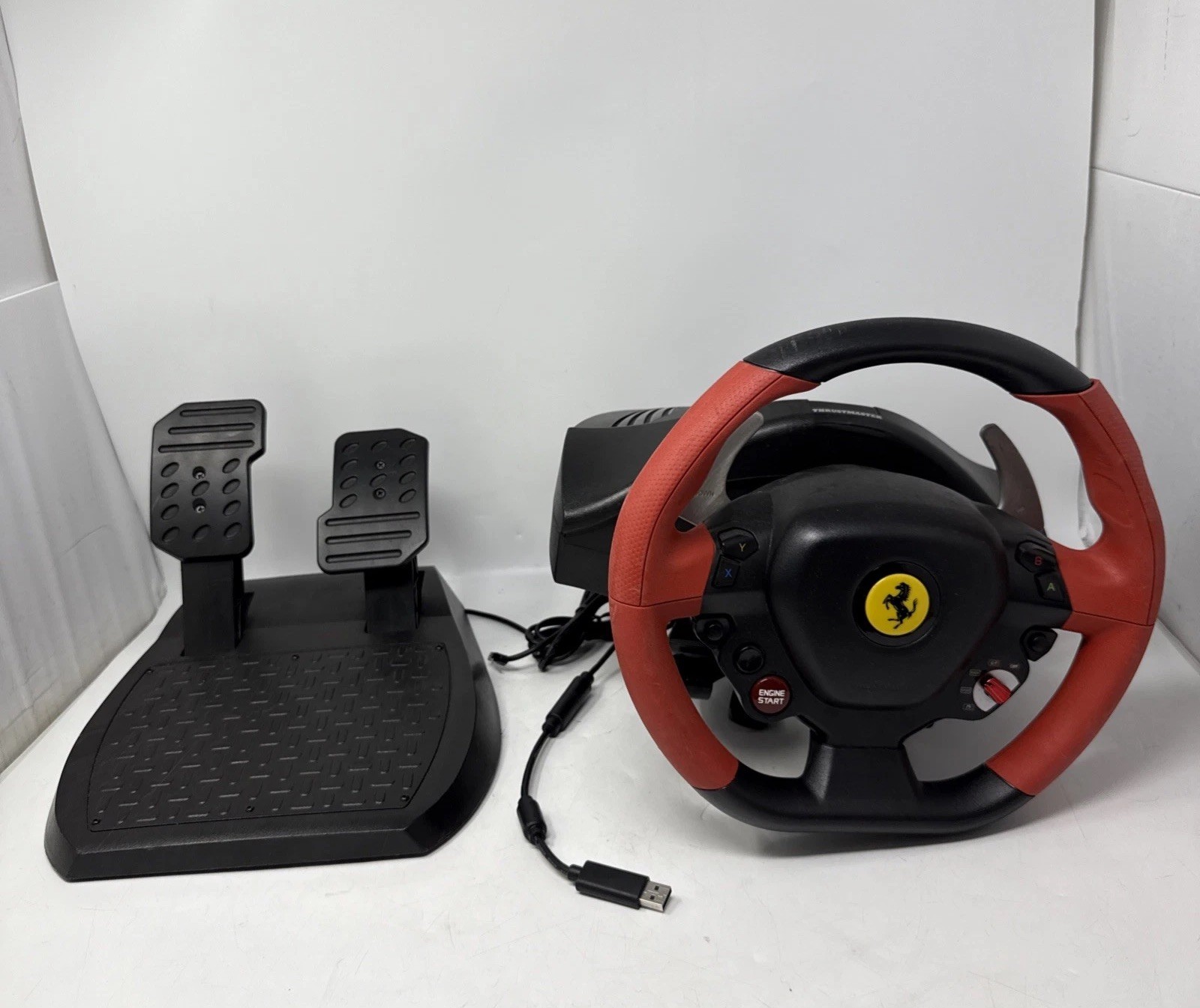 Thrustmaster Ferrari 458 Spider  4460105  Wheel And Pedals Set XBox PC XBOX ONE