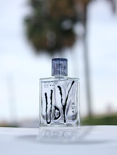 Ulric De Varens BLACK   Eau De Toilette for Men   Modern  Classic  Citrusy Scent   Woody  Adventurous Notes of Bergamot  Green Apple  White Flower  and Musk   Ideal For A Daily Fragrance  3 4 Fl Oz