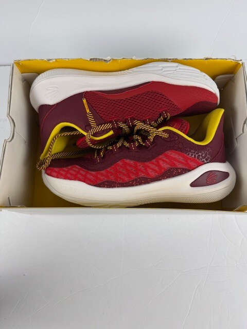 Under Armour Bruce Lee Curry Flow 11 GS Fire   Sz Youth 7   Red Yellow   NIB