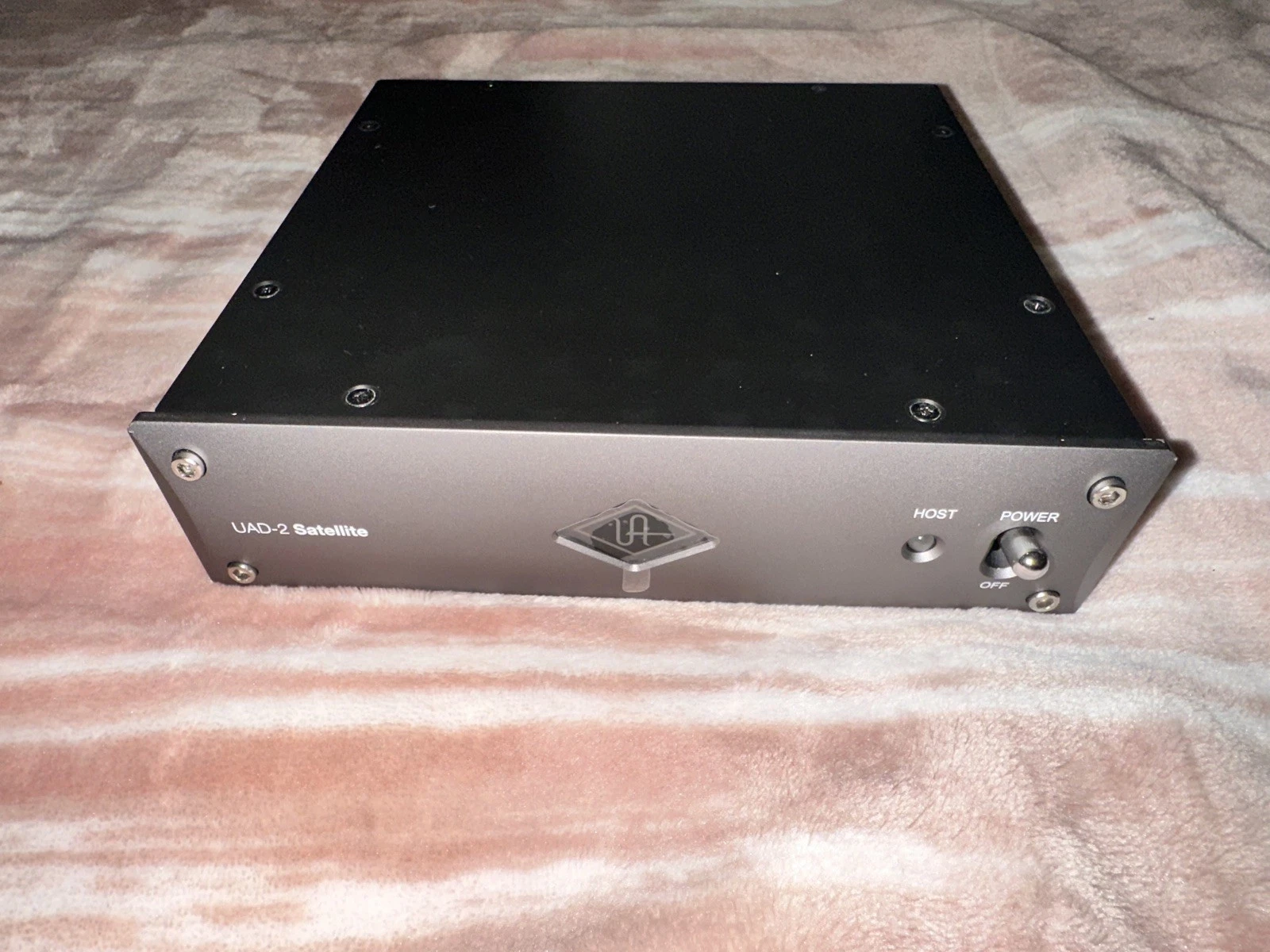 Universal Audio UAD 2 Satellite Thunderbolt 3 Octo Core  10004155