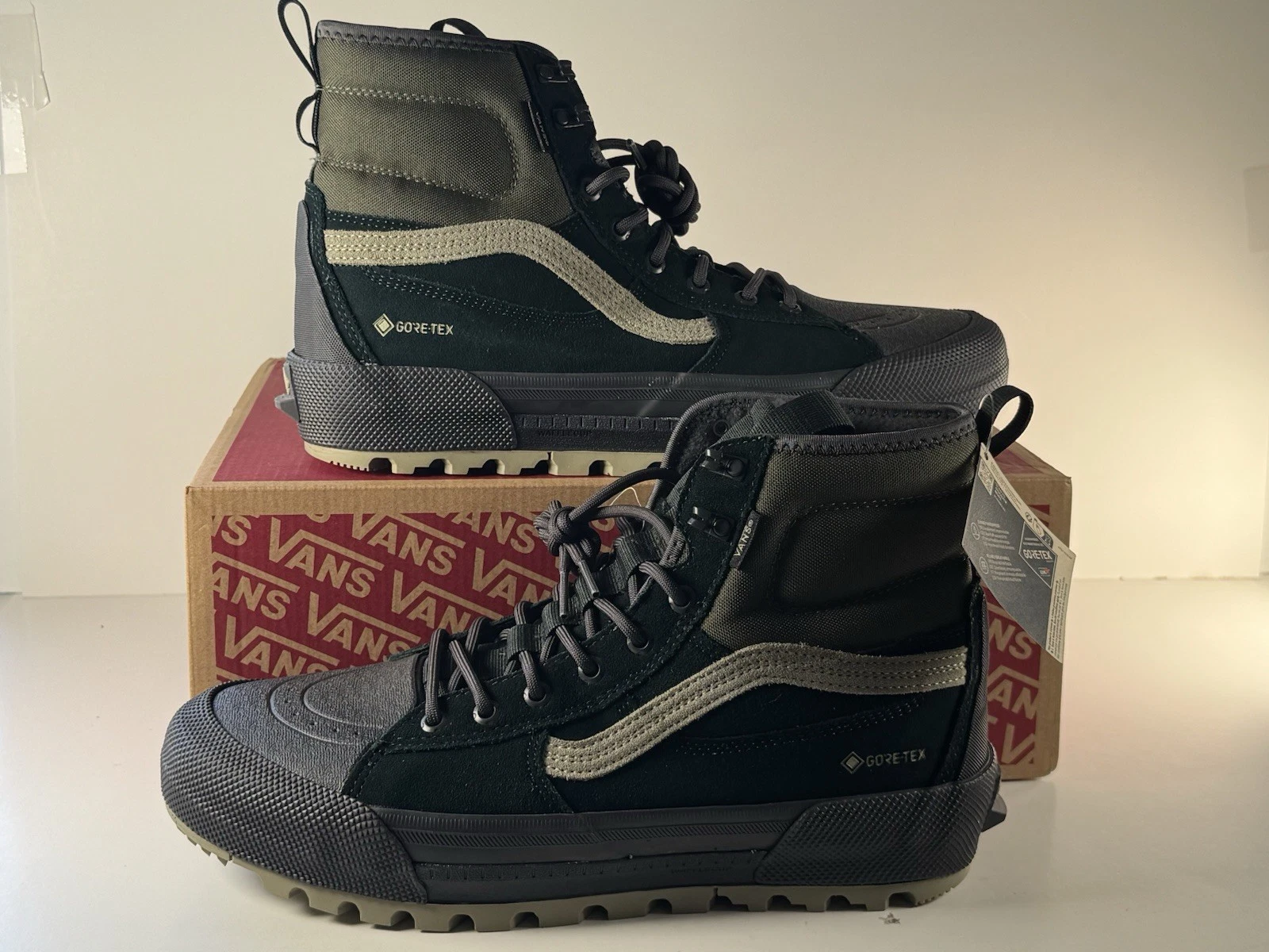 Vans Mte Sk8 Hi GORE TEX Hiking Boot Men s Sz 9 5 Scaran/Grape Leaf VN000CVSZAA