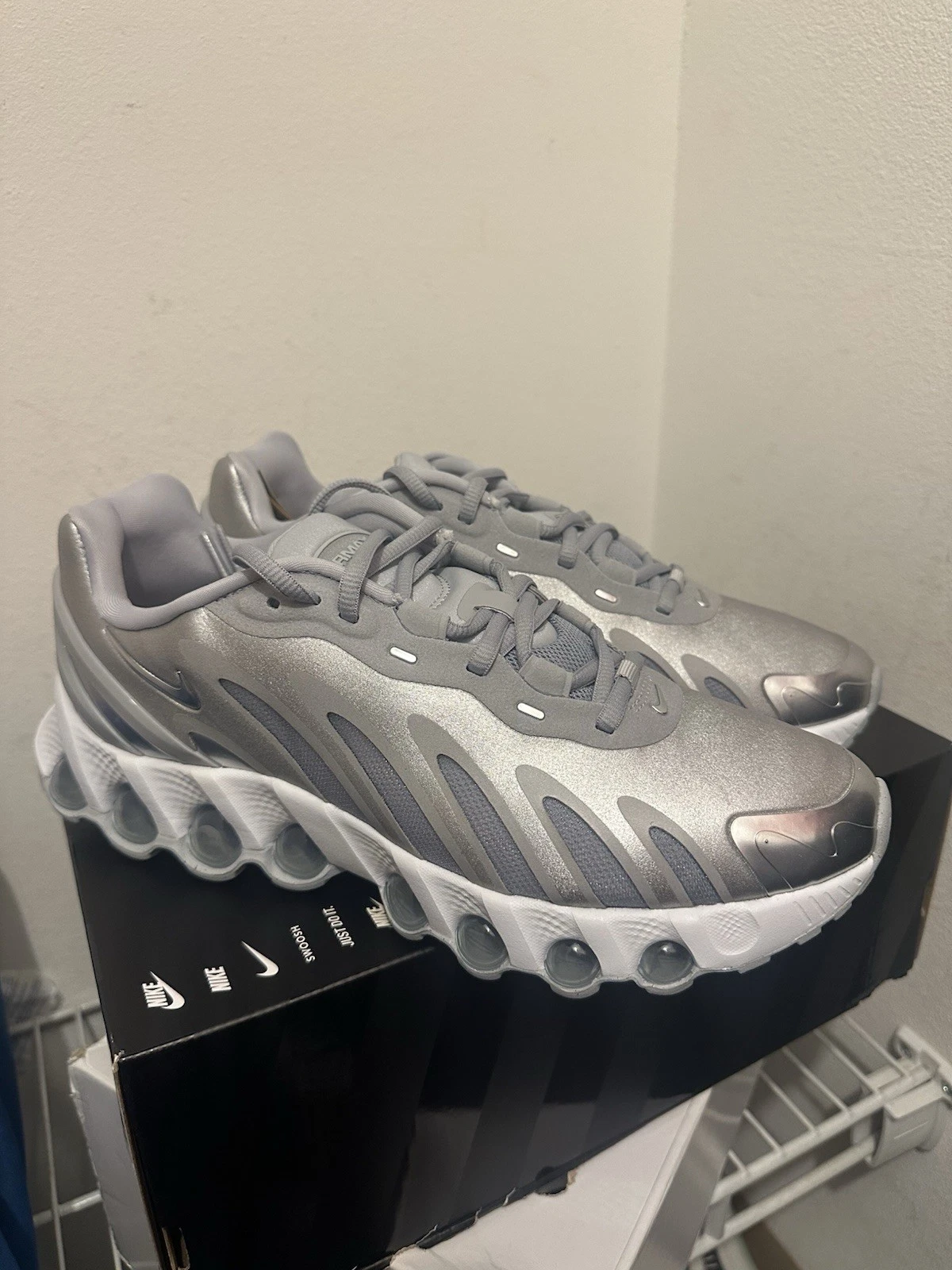 Women s Size 10  Nike Air Max DN8 Grey Met Silver HF5509 001 sz  8 5 men vapor