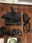 Xbox 360 S 250GB Black Console Model 1439 2 Controllers   Kinnect And Extra
