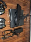 Xbox 360 S 250GB Black Console Model 1439 2 Controllers   Kinnect And Extra