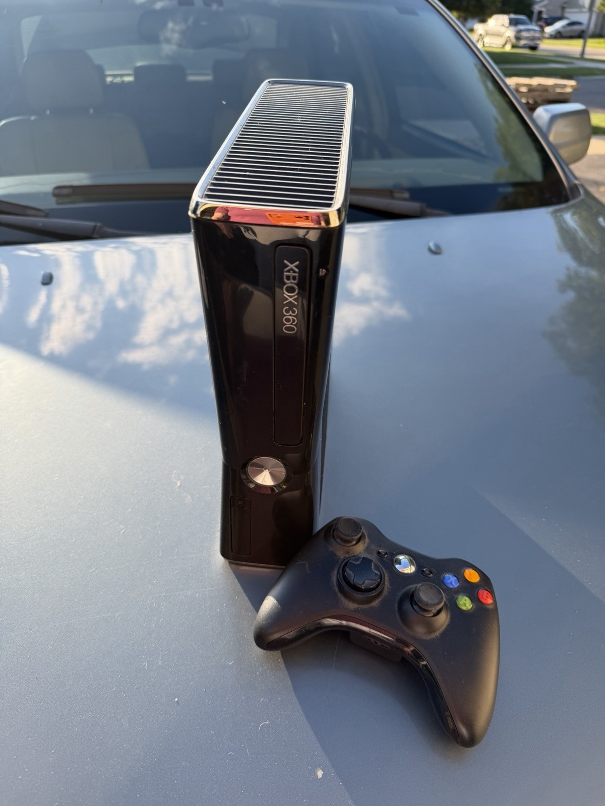 Xbox 360 Slim Black Console 250gb with Controller ONLY  NO CORDS TESTED
