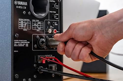 Yamaha HS4 Powered Studio Monitor in White  Pair  HS4 W 