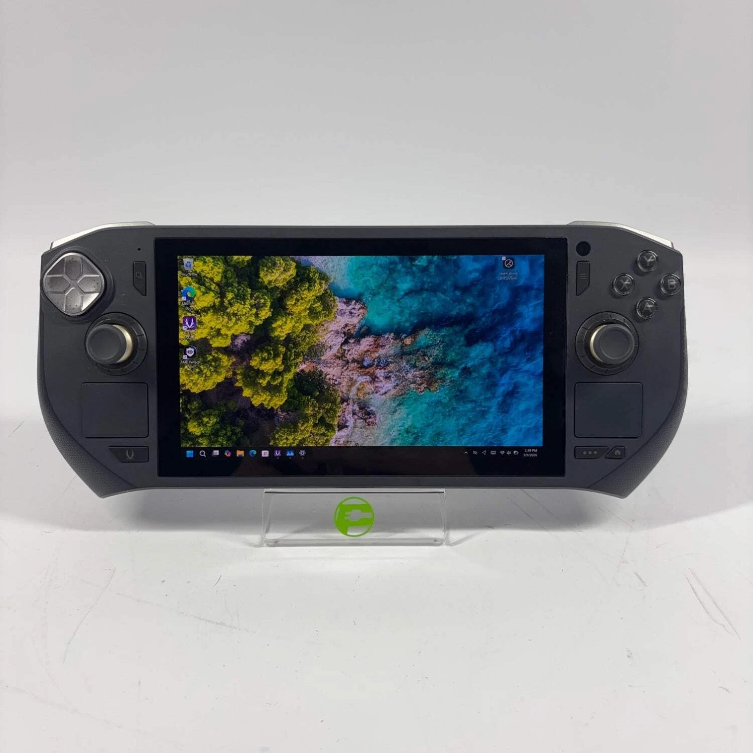 Zotac Zone 7" AMD Ryzen 7 8840U 16GB RAM 512GB Gray ZGC G1A1W