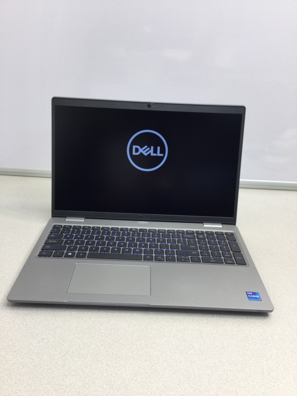   AS IS  Dell Latitude 5520 15 6"Core i7 1165G7 2 80GHz 8GB RAM  PARTS OR REPAIR
