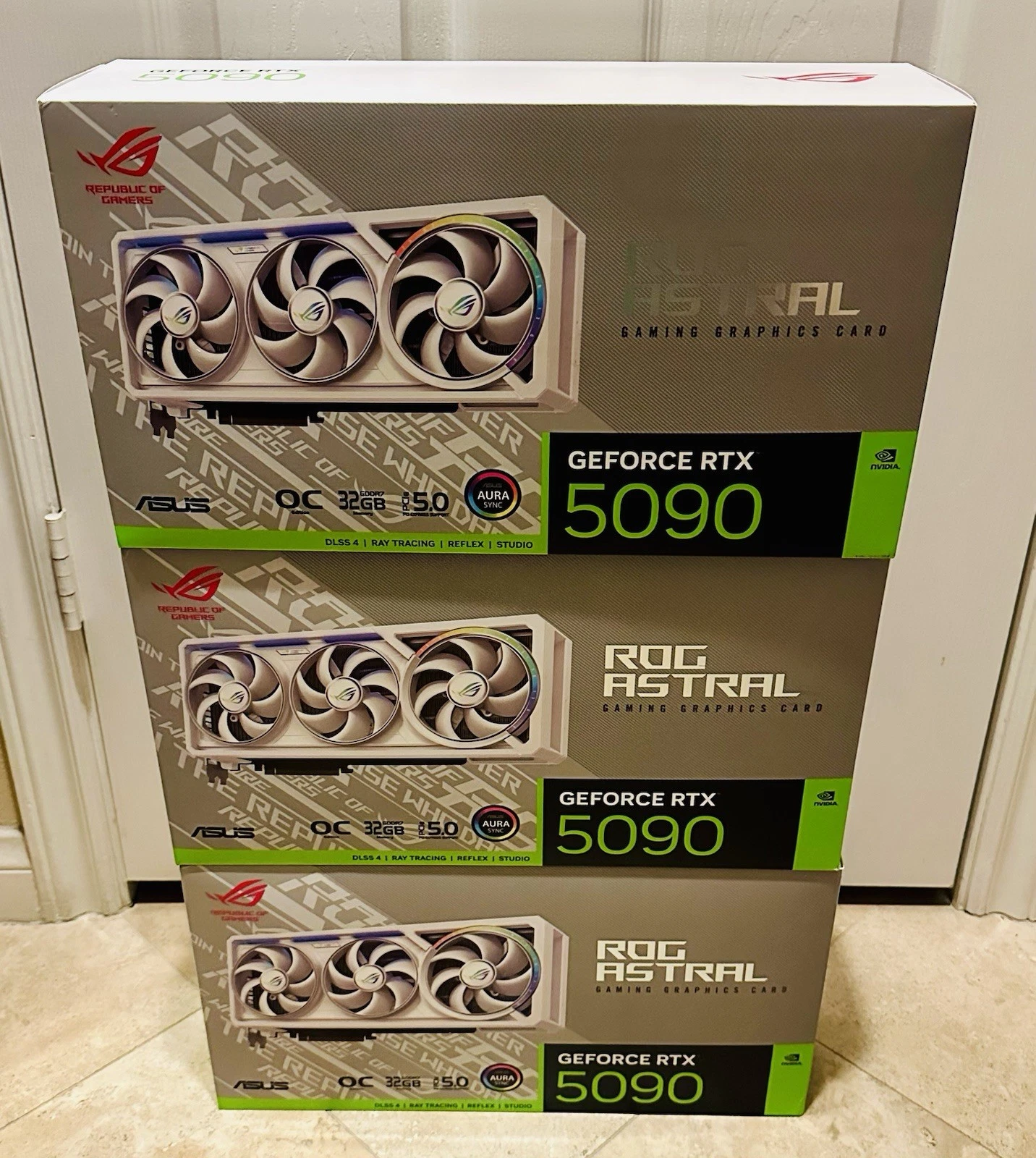     LOT OF 3     of ASUS ROG Astral RTX 5090 32G OC White Edition   NEW /SEALED