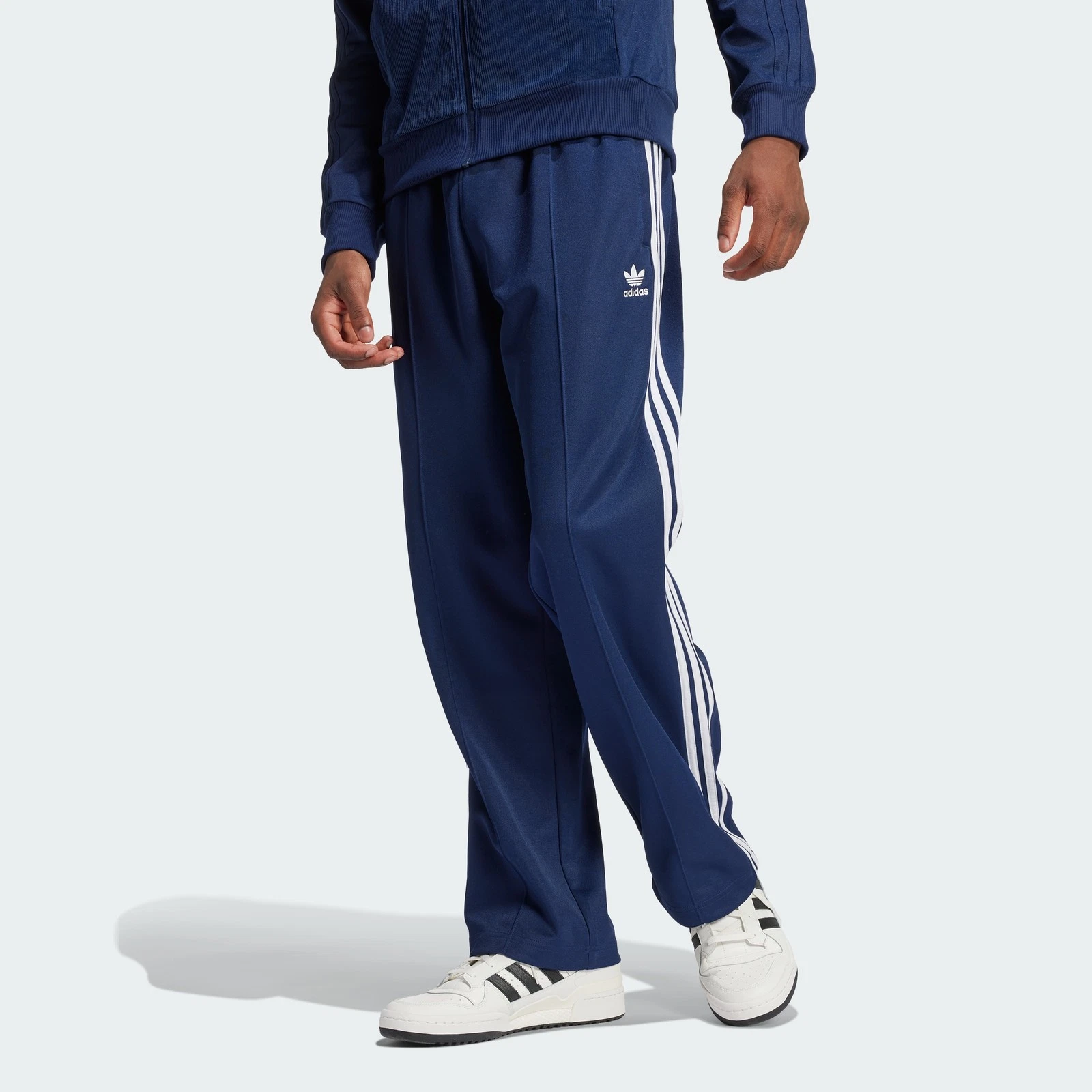 Talla M, adidas men Adicolor Baggy Fit Firebird Track Pants