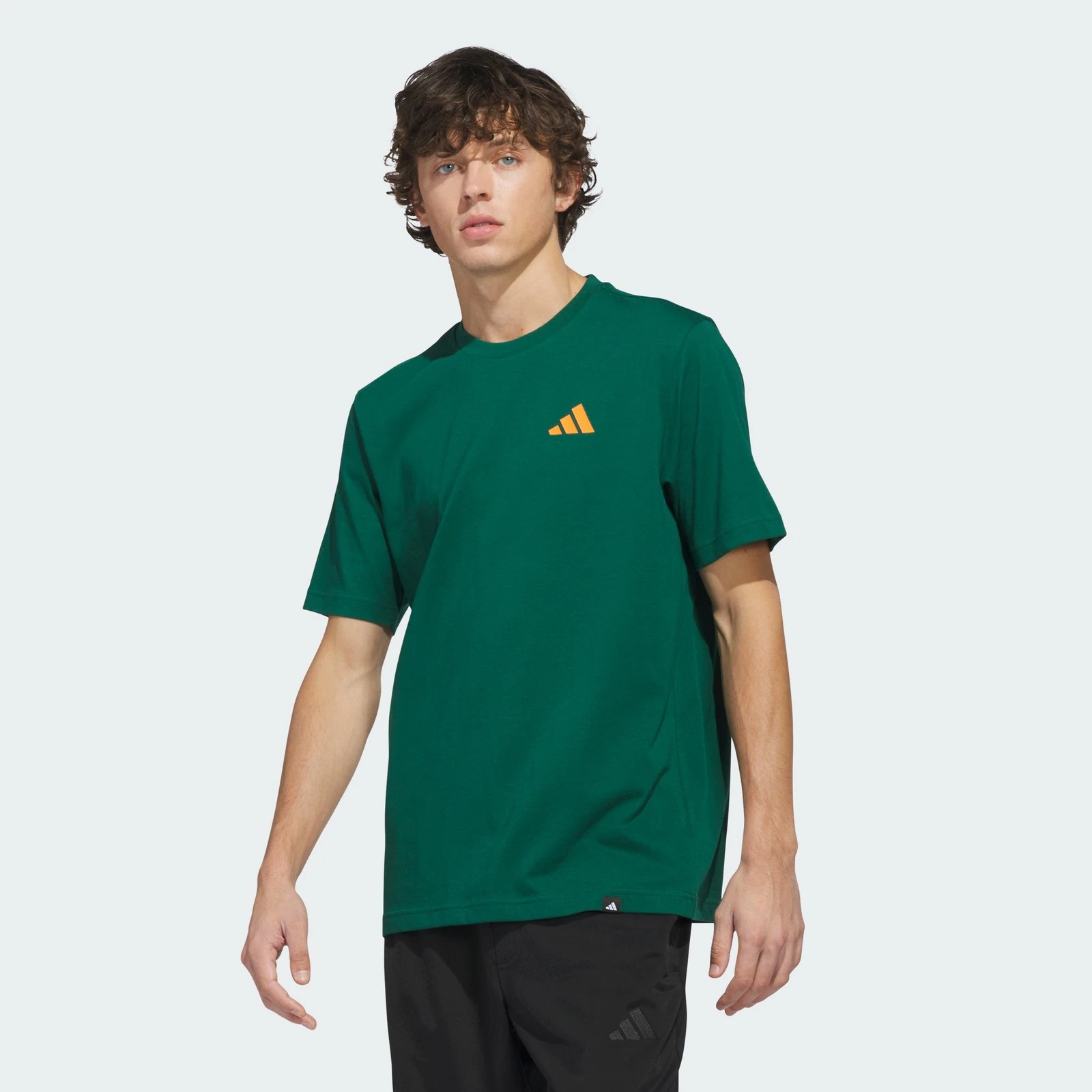 Talla M  - adidas men Everyday Getaway Graphic T shirt