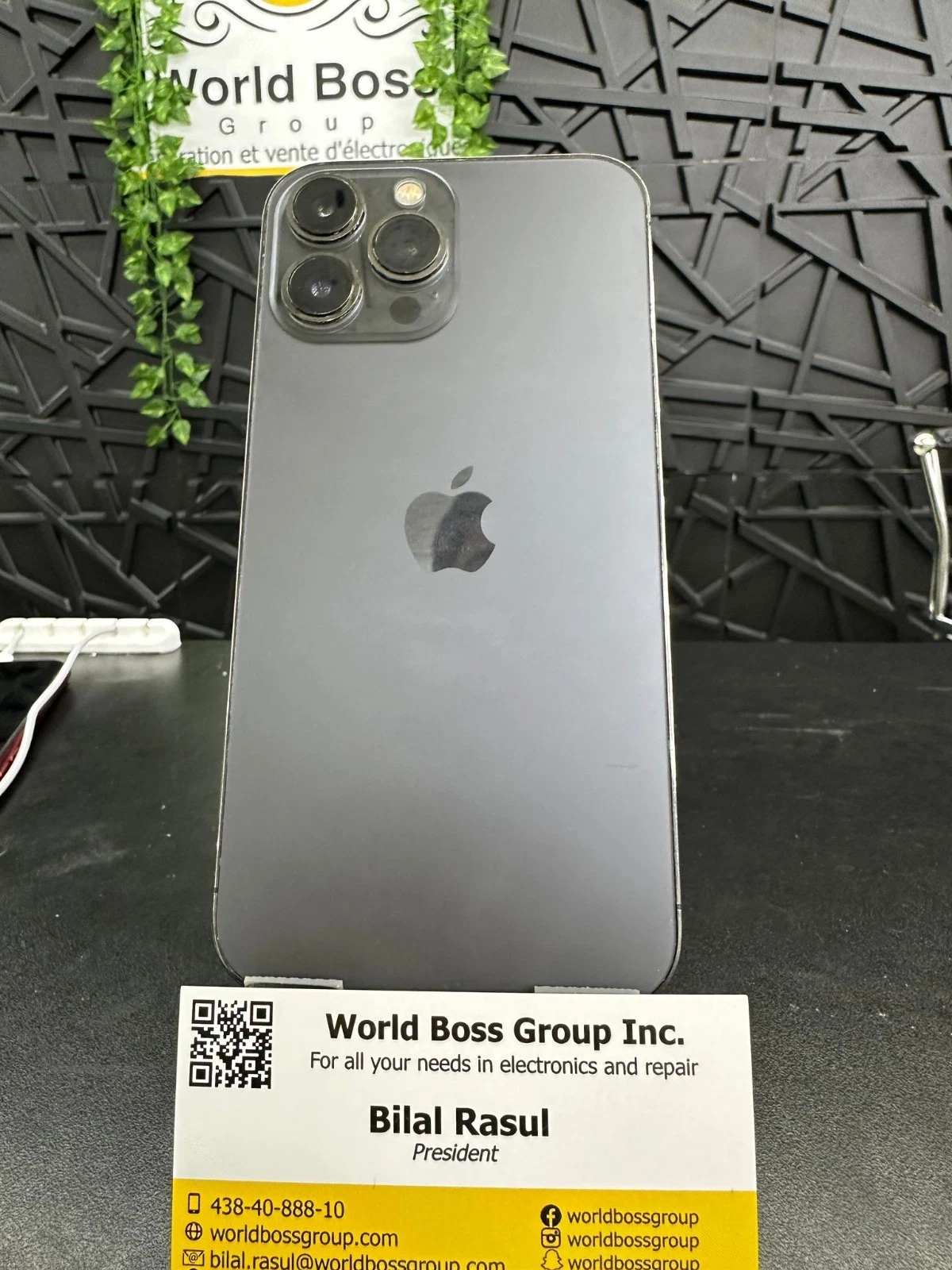 iPhone 13 Pro Max   128gb   Graphite  black    excellent condition  Physical SIM