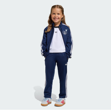 kids    disney firebird track suit, Talla 4
